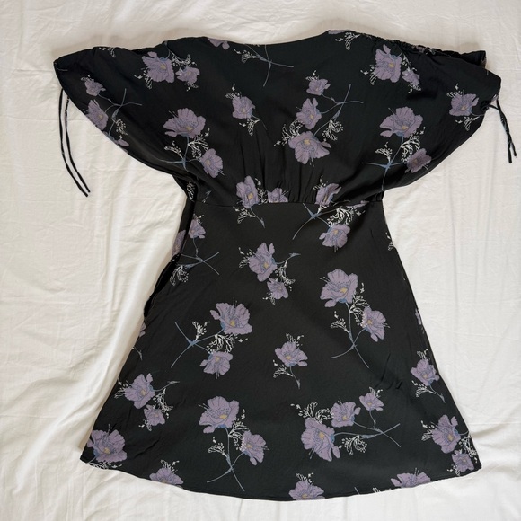 Free People Black Purple Floral Mini Dress Size 4 Deep VNeck Flutter Sleeve Boho - Picture 3 of 11